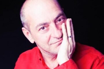 Carlos Rodríguez y la tragicomedia LGTBI en ‘La Mancha Queer’: brujas, gays, amor y sexo en la España «que quieren vaciar»