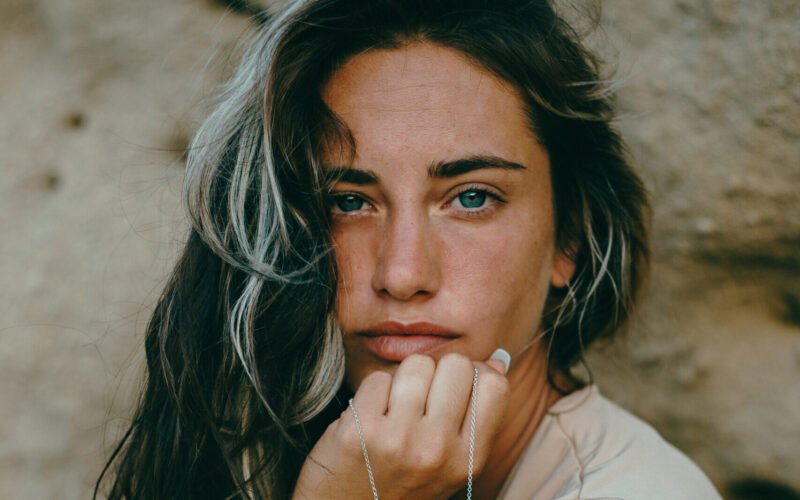 Asia Ortega presenta su libro ‘Gerundio. Poemas y desvaríos’ el 6 de junio en la biblioteca Gabriel García Márquez de Barcelona
