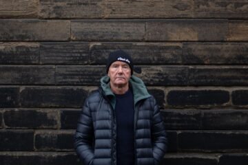 ‘Los cuchillos largos’ de Irvine Welsh: una novela policial que es un disparo fallido