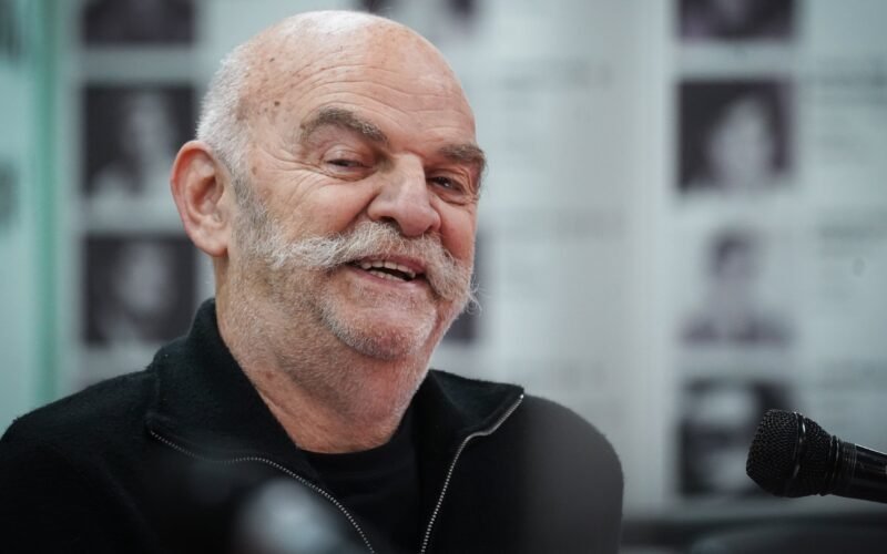 Martín Caparrós, distinguido como doctor ‘honoris causa’ de la UBA: “Argentina se ensaña con sus débiles”