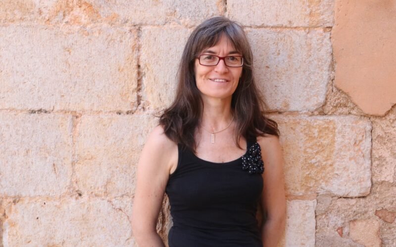 ‘L’alegria de l’oblit’, de Maria Josep Escrivà: El vincle amb la gent i la llengua