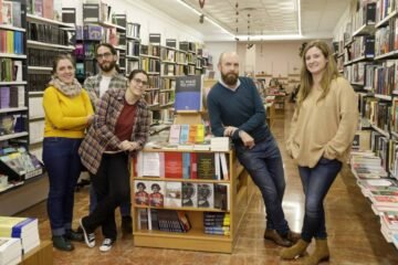La voracidad de los alojamientos turísticos desaloja la librería 80 Mundos, uno de los referentes culturales clásicos de Alicante