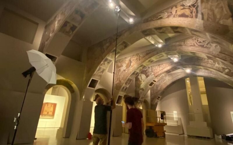Aragón acusa al MNAC de “dejadez” en los murales románicos: “Es más seguro el Monasterio de Sijena”