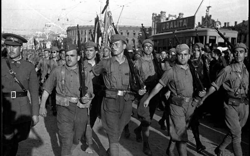 Carles Fenollosa més enllà de la novel·la històrica a ‘Guerra, victòria, demà’