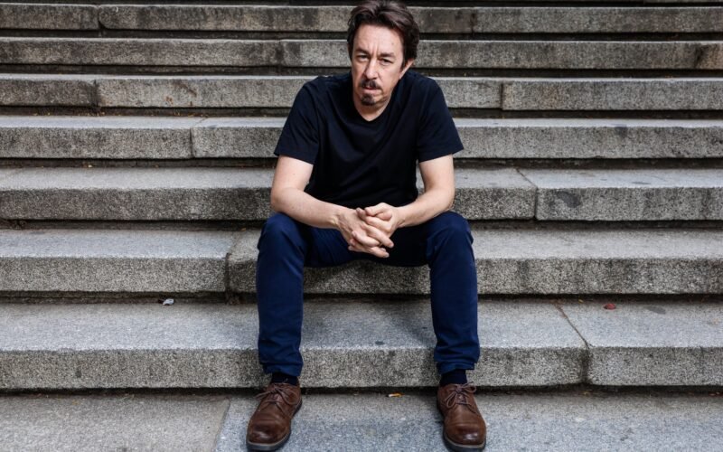 Pedro Mairal:  “El centro del canon literario hoy son las mujeres”