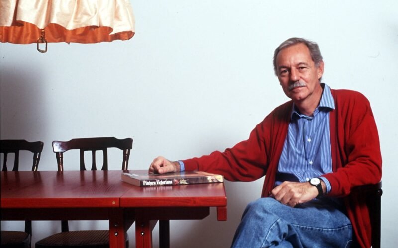 ¿Hay alguien que pueda resistirse a Eduardo Mendoza?