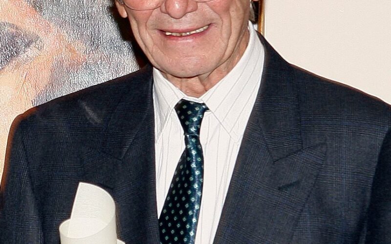 Muere Carlos Moya Valgañon, una singular inteligencia