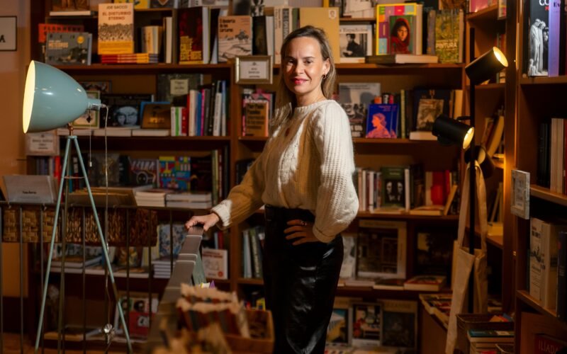 Cristina Oñoro, escritora: “Si yo fuera varón me pondría las pilas”