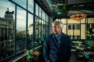 Éric Vuillard, escritor: “El discurso contra la inmigración lo impulsan quienes tienen una idea favorable de la Conquista”