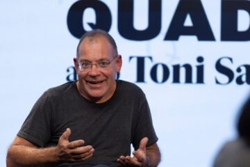 Toni Sala: “No ens defineixen ni els diners ni la bellesa, sinó criteris morals”