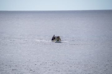 Migración por mar: náufragos invisibles y vigías