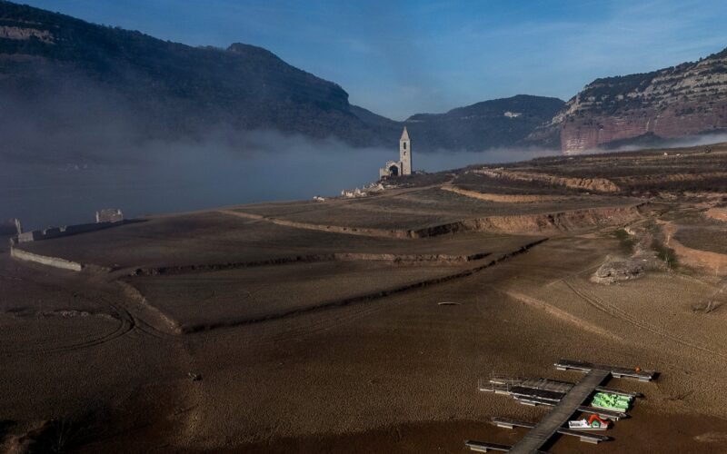 ‘Els erms’, de Carlota Gurt: obsessió al pantà de Sau