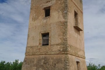 Así se comunicaba España antes del 5G: torres en mitad de la nada y señales ópticas