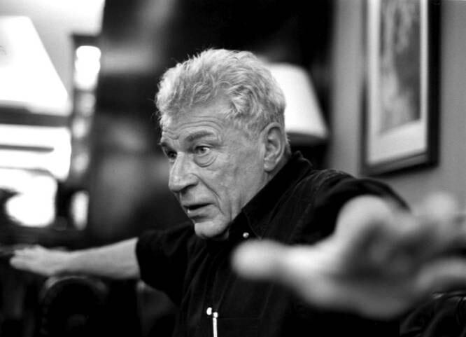 Cien años, tú en todas partes