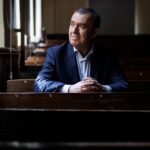 Lorenzo Silva recrea la vida del general Campins, fusilado por mantenerse leal a la Republica