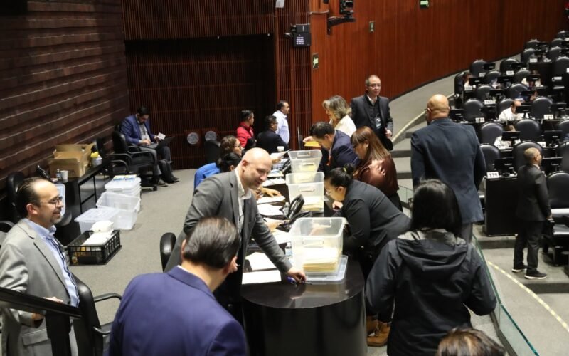 ‘Que el pueblo decida: la democracia según la Cuarta Transformación’, un adelanto del libro de Ernesto Núñez