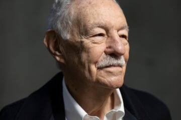 Eduardo Mendoza: “Desde niño siempre había querido escribir, que no es lo mismo que ser escritor”
