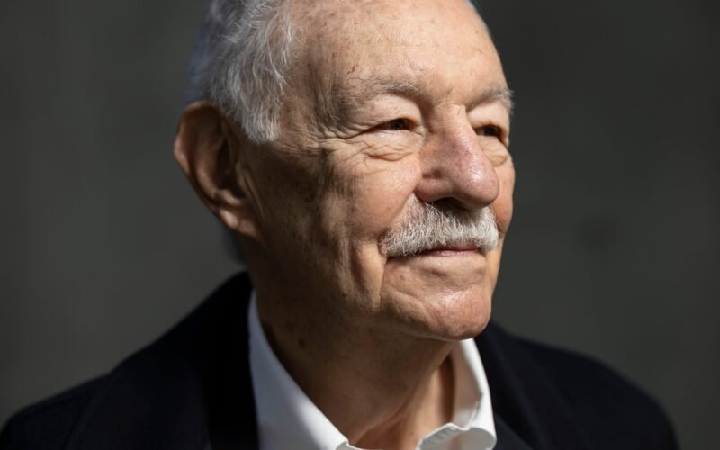 Eduardo Mendoza: “Desde niño siempre había querido escribir, que no es lo mismo que ser escritor”