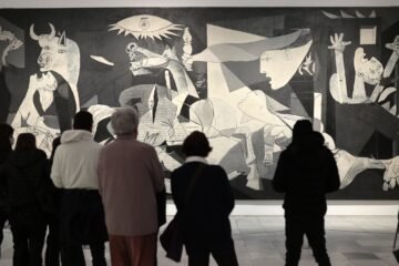 Ernest Urtasun rechaza de nuevo la petición del PNV de trasladar el ‘Guernica’ a Bilbao: “Mi obligación es preservar este patrimonio”