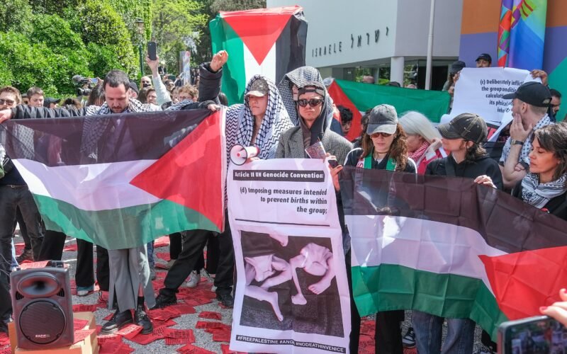 La presencia de Rusia e Israel caldea la Bienal de Venecia