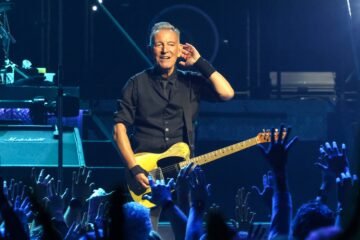 “Vivimos tiempos muy oscuros”: Bruce Springsteen carga con todo contra Trump en el concierto inaugural de su gira en Minneapolis