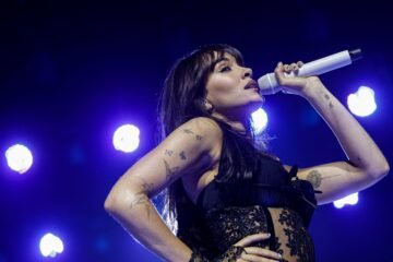Aitana se luce ante 16.000 personas en el Roig Arena de Valencia