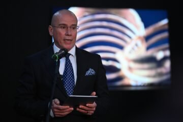 El ministro de Cultura rumano dimite tras declarar: “¡Me cago en el interés nacional, porque soy húngaro!”