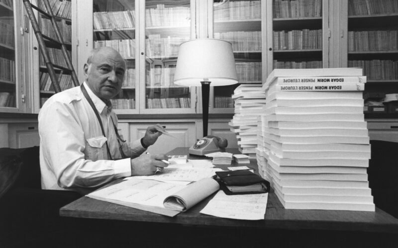 La vida del filósofo Edgar Morin, en imágenes