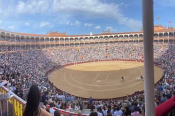 Las plazas de La Maestranza y Las Ventas, hasta la bandera; ¿por qué va tanta gente a los toros?