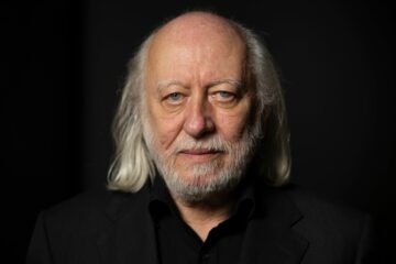 ‘Herscht 07769′, la inocencia invencible de un idiota según el Nobel de Literatura László Krasznahorkai