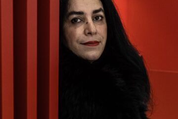 Adiós a Marjane Satrapi, la autora de ‘Persépolis’ que dibujó la revolución iraní y murió de tristeza