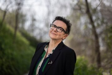 Brigitte Vasallo, ensayista: “Limpiar no es denigrante. El problema es el desprecio que recibes por ser limpiadora”