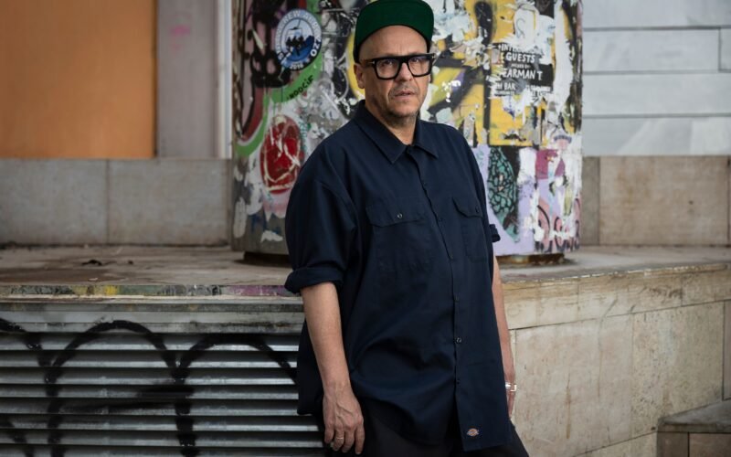 Valentín Roma, escritor: “Se puede tener conciencia de clase sin querer volver a ella”