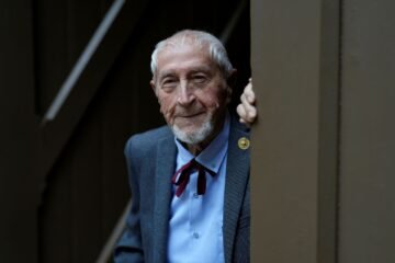 Muere el escritor Josep Vallverdú a los 103 años, referente de la literatura infantil catalana