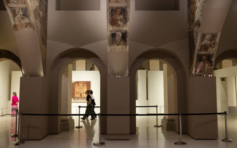El MNAC reclama a Aragón información sobre la reubicación de las pinturas de Sijena para permitir la devolución