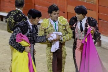 Morante de la Puebla, herido en la mano derecha al ser cogido en Palma de Mallorca