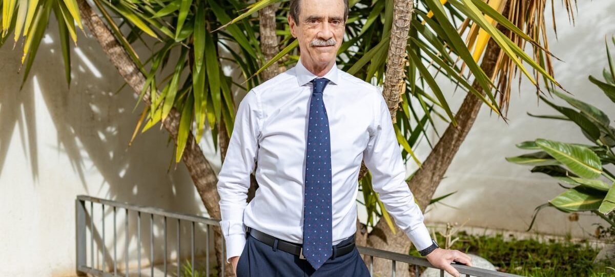 Santiago Ávila, escritor: “Es la primera vez que vemos a tantos titulados superiores que son analfabetos funcionales”