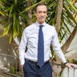 Sántiago Ávila, escritor: “Es la primera vez que vemos a tantos titulados superiores que son analfabetos funcionales”