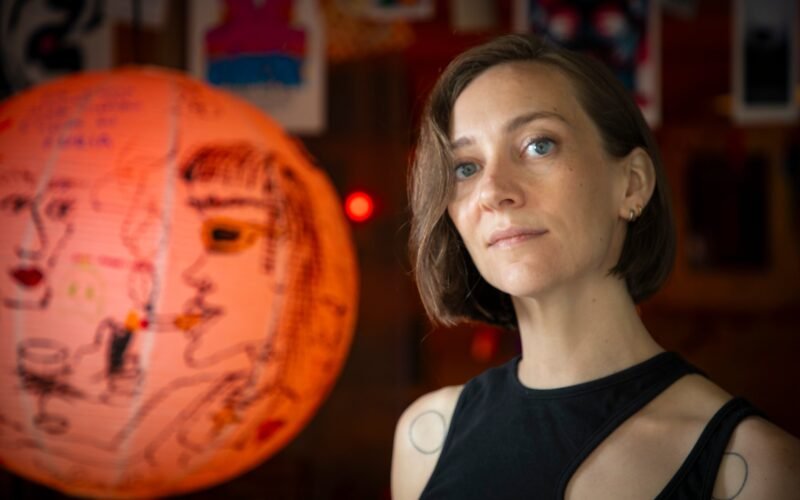 Catherine Lacey, escritora: “Hace falta mucha fe para estar en pareja, incluso para tener una amistad estrecha”