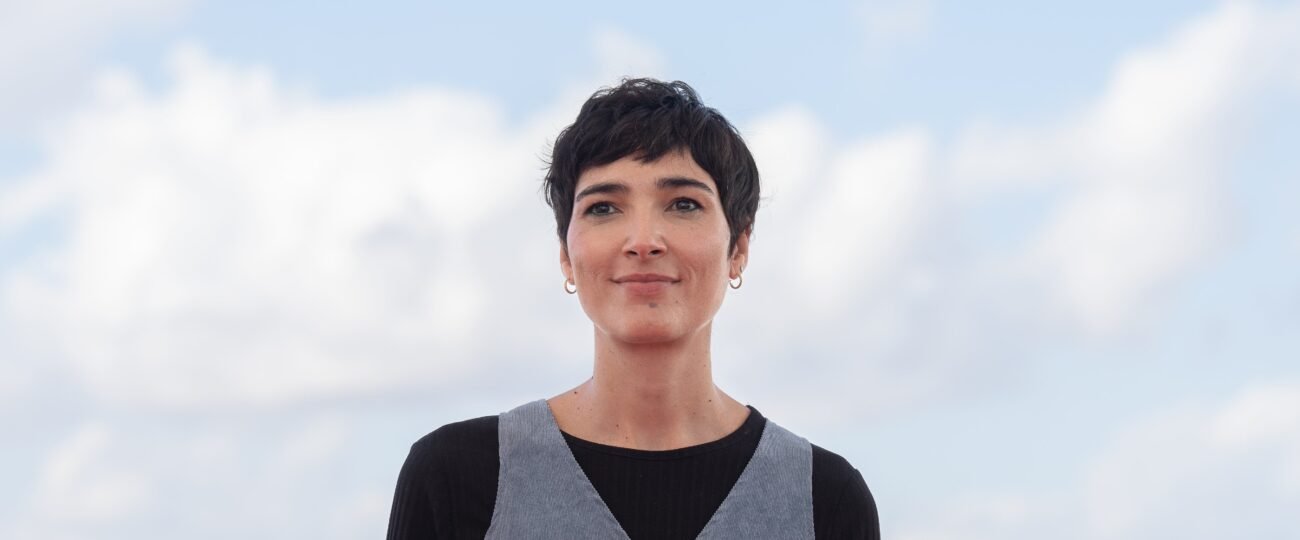 Isabel Peña, coguionista de ‘El ser querido’: “Escribir es equivocarte y dudar. Soy una duda con piernas”