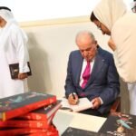 Juan Carlos I presenta sus memorias en la Feria Internacional del Libro de Abu Dabi
