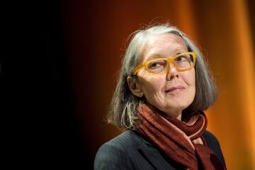 La casa de Neruda, un paseo en teleférico y un almuerzo con Julieta Venegas: así fue la visita de Anne Carson a Chile en 2018